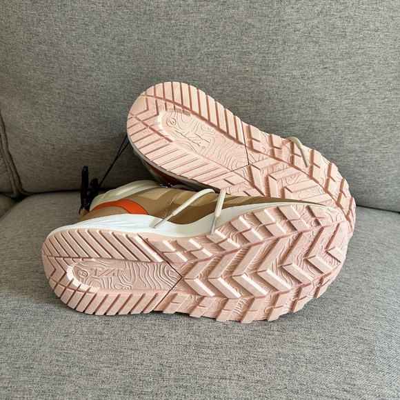 NWOT Avia Trail/Athletic Brown & Orange High Top Sneakers Sz. 9 - Picture 3 of 5